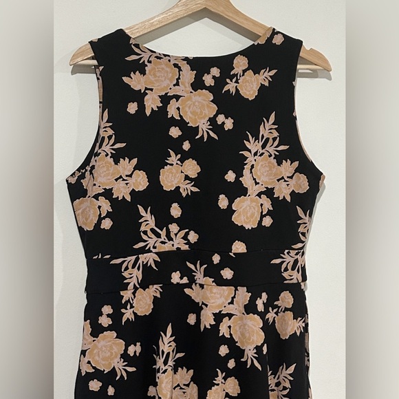 Pact Floral Asymmetrical Organic Cotton Midi Dress - Picture 8 of 9